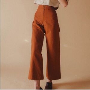 Women's Cropped Pants in Rust